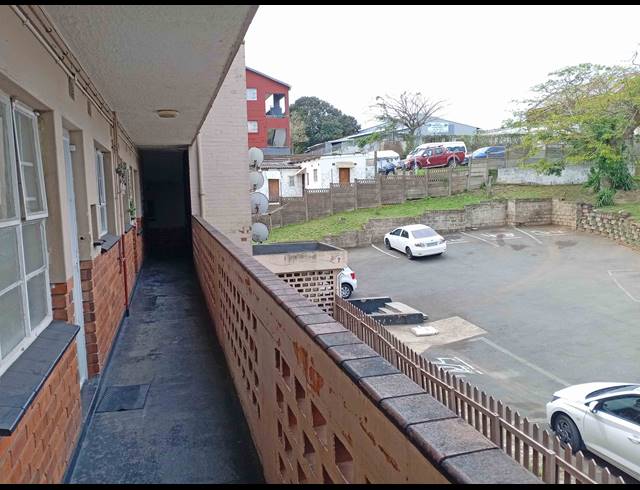 2 BEDROOM FLAT FOR SALE IN BLUFF